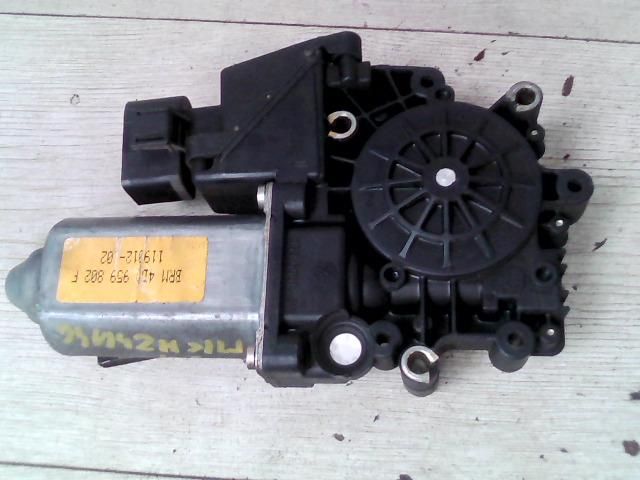 bontott AUDI A8 Jobb első Ablakemelő Motor