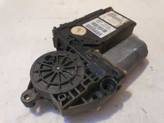 bontott AUDI A8 Jobb első Ablakemelő Motor