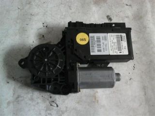 bontott AUDI A8 Jobb első Ablakemelő Motor