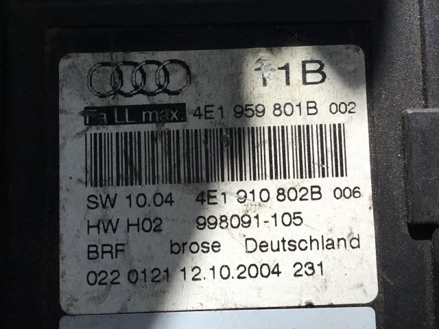 bontott AUDI A8 Jobb első Ablakemelő Motor