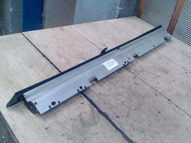 bontott AUDI A8 Jobb első Ablaktörlő Kar