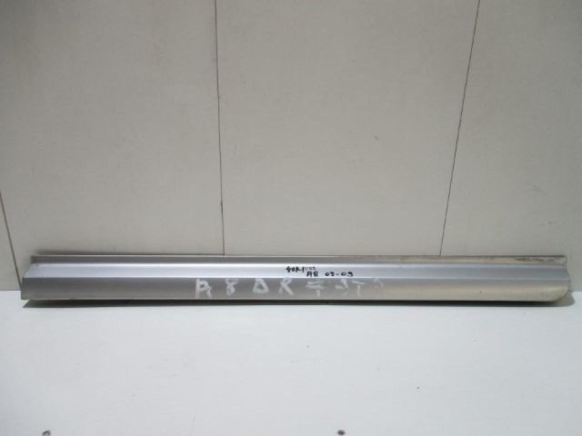 bontott AUDI A8 Jobb első Ajtó Díszléc