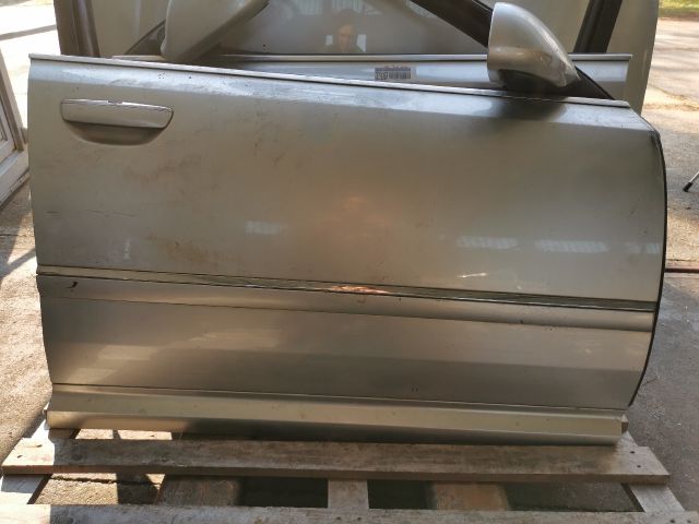 bontott AUDI A8 Jobb első Ajtó (Részeivel)