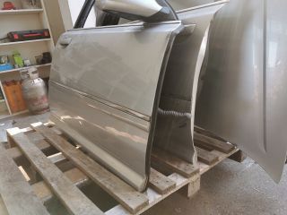 bontott AUDI A8 Jobb első Ajtó (Részeivel)