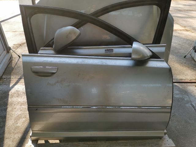 bontott AUDI A8 Jobb első Ajtó (Részeivel)