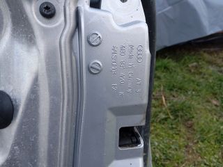 bontott AUDI A8 Jobb első Ajtó (Részeivel)