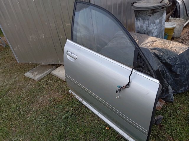bontott AUDI A8 Jobb első Ajtó (Részeivel)