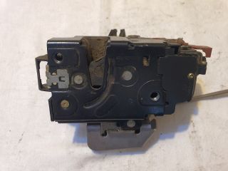 bontott AUDI A8 Jobb első Ajtózár