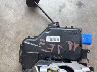 bontott AUDI A8 Jobb első Ajtózár