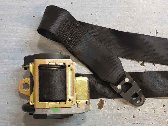 bontott AUDI A8 Jobb első Biztonsági Öv