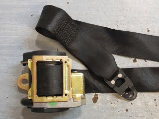 bontott AUDI A8 Jobb első Biztonsági Öv