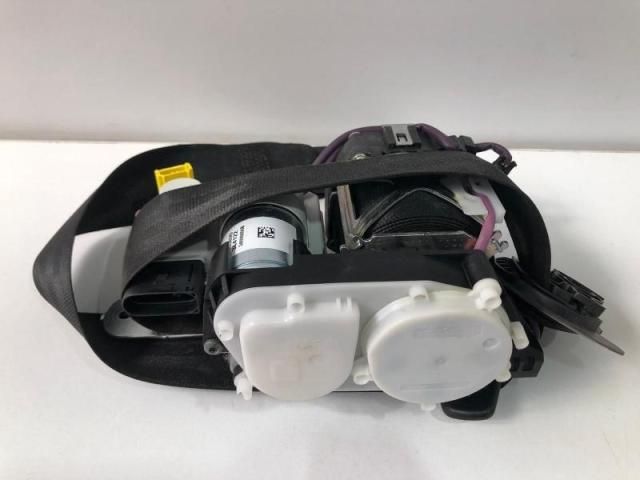 bontott AUDI A8 Jobb első Biztonsági Öv