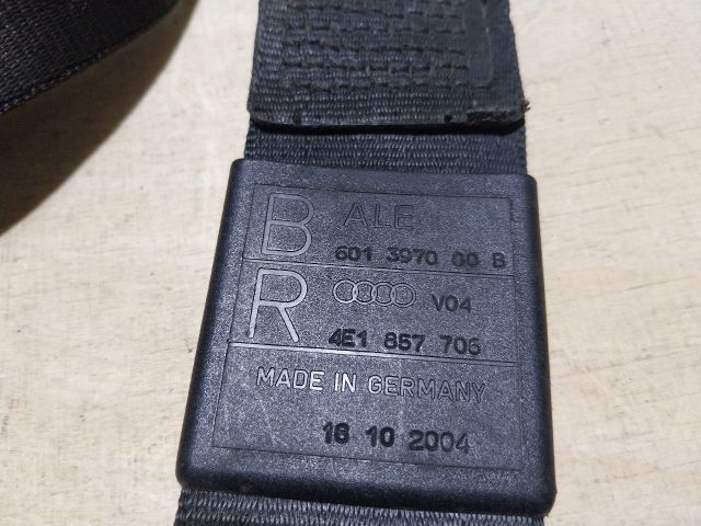 bontott AUDI A8 Jobb első Biztonsági Öv