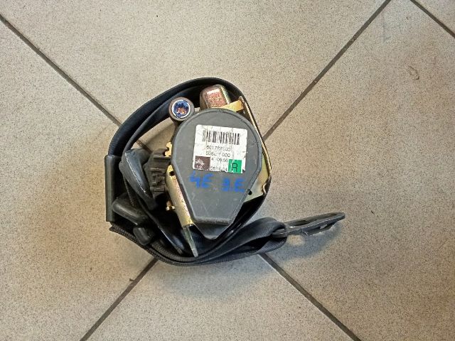 bontott AUDI A8 Jobb első Biztonsági Öv