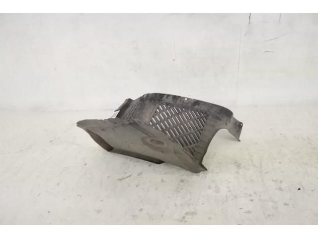 bontott AUDI A8 Jobb első Dobbetét (Kerékjárati, Műanyag)