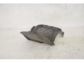 bontott AUDI A8 Jobb első Dobbetét (Kerékjárati, Műanyag)