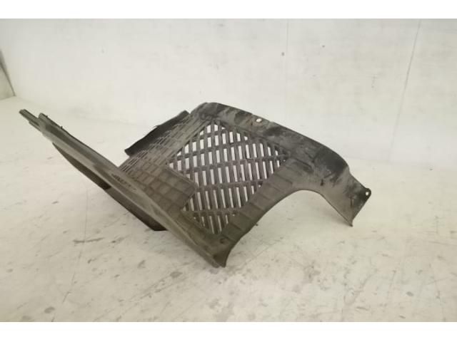 bontott AUDI A8 Jobb első Dobbetét (Kerékjárati, Műanyag)