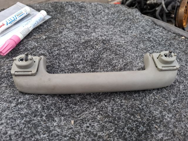 bontott AUDI A8 Jobb első Kapaszkodó (Felső)