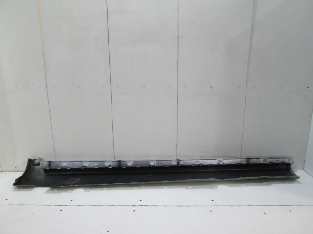 bontott AUDI A8 Jobb első Küszöb Díszléc