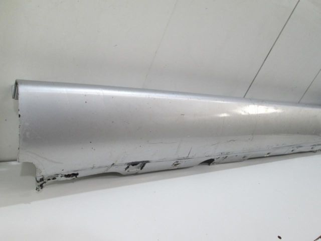 bontott AUDI A8 Jobb első Küszöb Díszléc