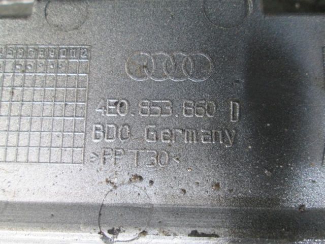 bontott AUDI A8 Jobb első Küszöb Díszléc