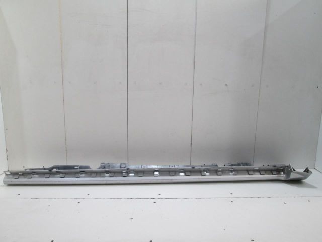 bontott AUDI A8 Jobb első Küszöb Díszléc