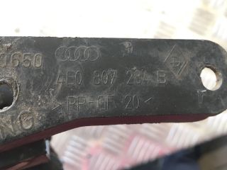 bontott AUDI A8 Jobb első Lökhárító Tartó (Műanyag)