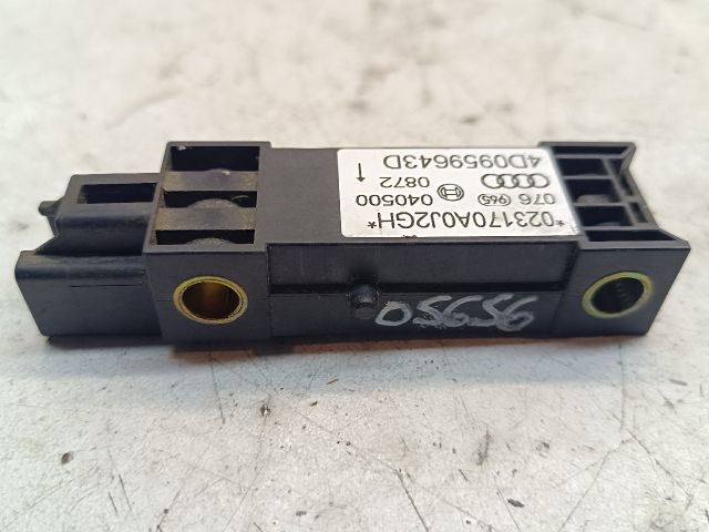 bontott AUDI A8 Jobb első Oldal Ütközés Érzékelő