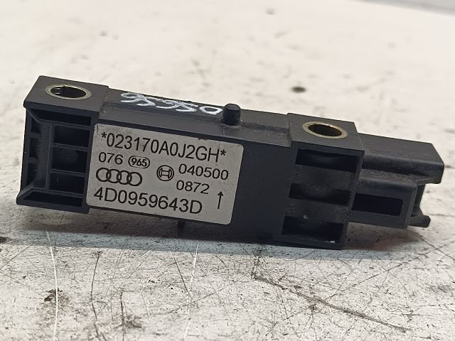 bontott AUDI A8 Jobb első Oldal Ütközés Érzékelő