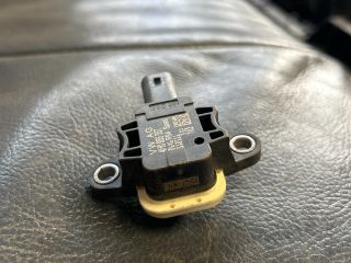 bontott AUDI A8 Jobb első Oldal Ütközés Érzékelő