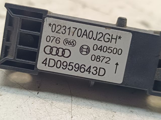 bontott AUDI A8 Jobb első Oldal Ütközés Érzékelő