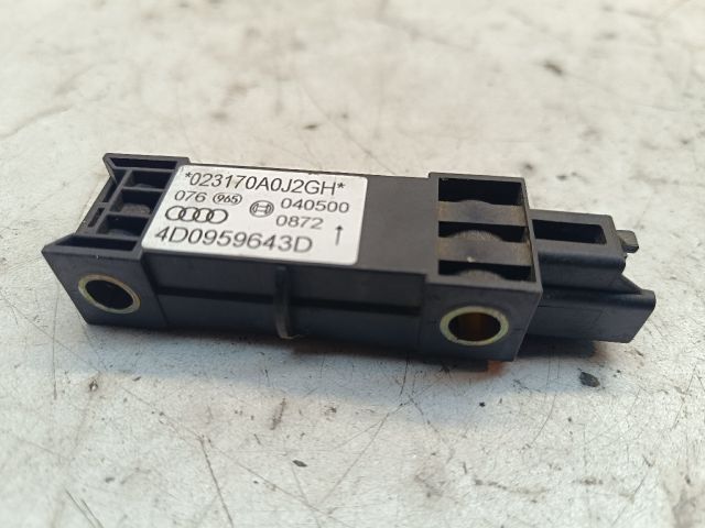 bontott AUDI A8 Jobb első Oldal Ütközés Érzékelő