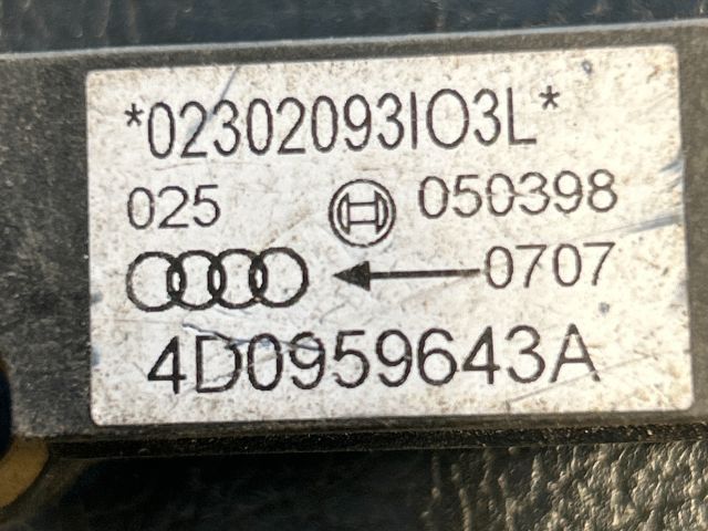 bontott AUDI A8 Jobb első Oldal Ütközés Érzékelő