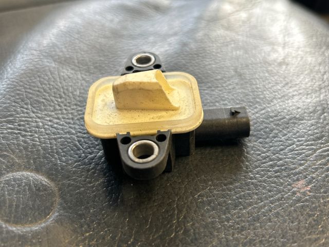 bontott AUDI A8 Jobb első Oldal Ütközés Érzékelő