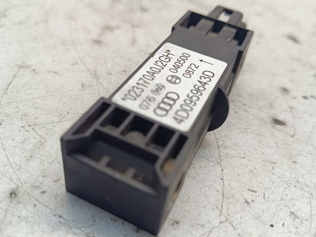 bontott AUDI A8 Jobb első Oldal Ütközés Érzékelő