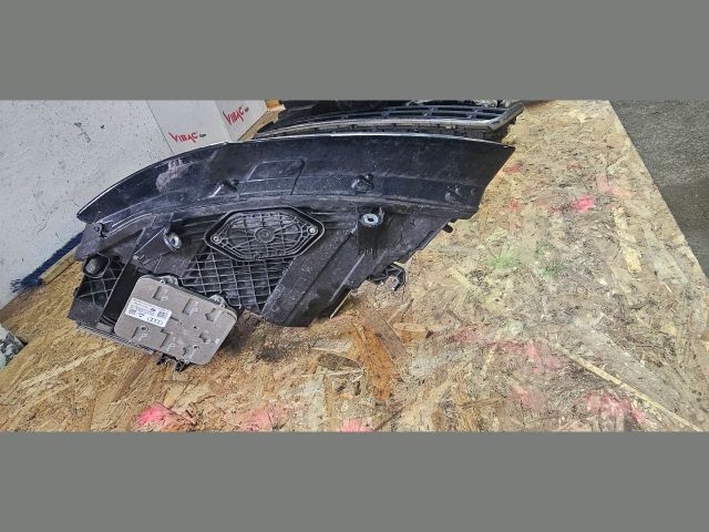 bontott AUDI A8 Jobb Fényszóró