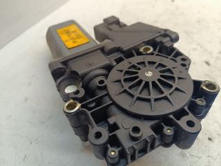 bontott AUDI A8 Jobb hátsó Ablakemelő Motor