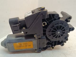 bontott AUDI A8 Jobb hátsó Ablakemelő Motor