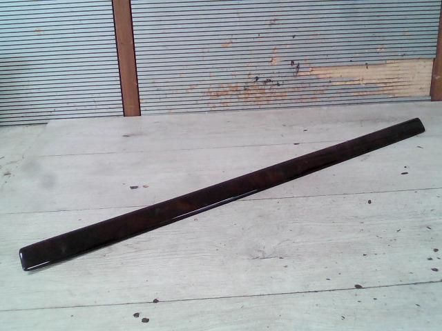 bontott AUDI A8 Jobb hátsó Ajtó Díszléc