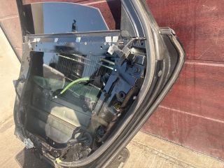 bontott AUDI A8 Jobb hátsó Ajtó (Részeivel)