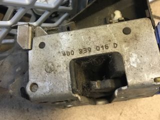 bontott AUDI A8 Jobb hátsó Ajtózár