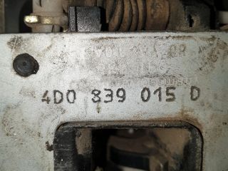 bontott AUDI A8 Jobb hátsó Ajtózár