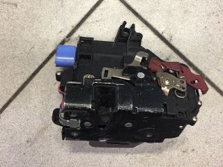 bontott AUDI A8 Jobb hátsó Ajtózár