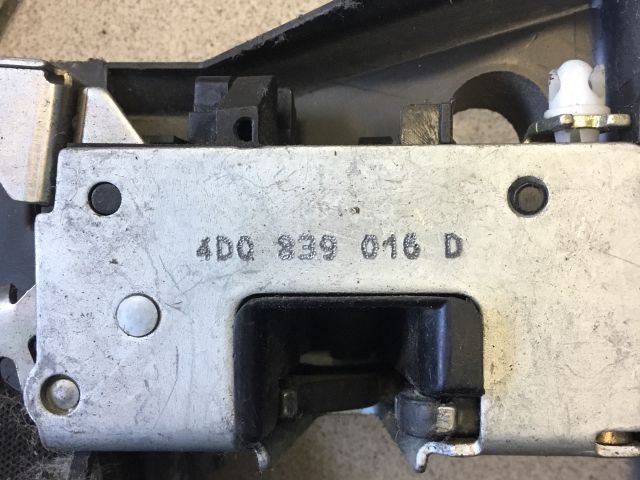 bontott AUDI A8 Jobb hátsó Ajtózár