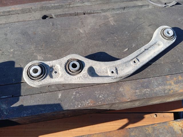 bontott AUDI A8 Jobb hátsó Felső Lengőkar