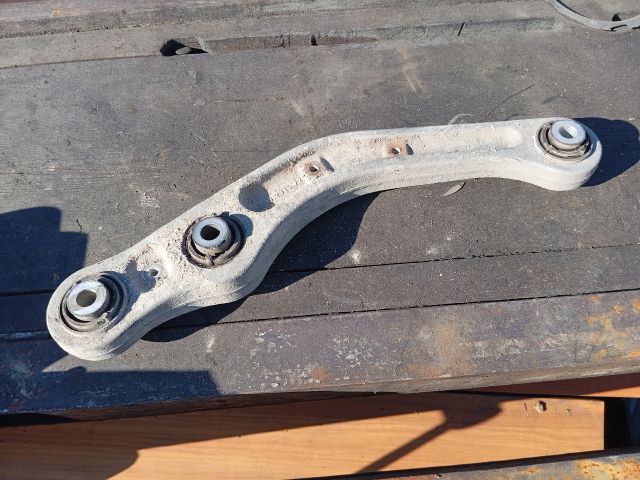 bontott AUDI A8 Jobb hátsó Felső Lengőkar