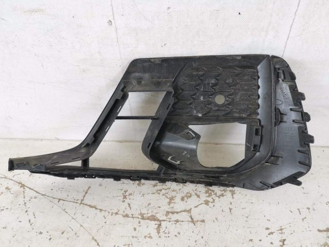 bontott AUDI A8 Jobb Ködlámpa Rács