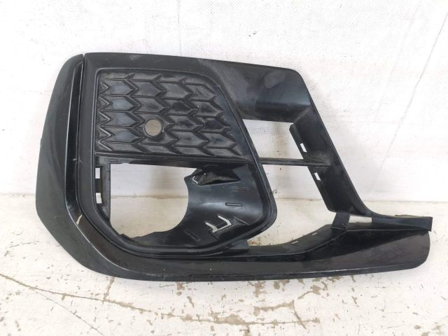 bontott AUDI A8 Jobb Ködlámpa Rács