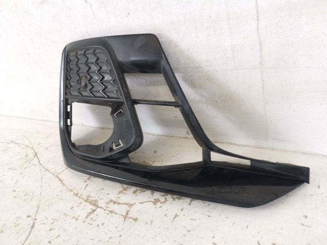 bontott AUDI A8 Jobb Ködlámpa Rács