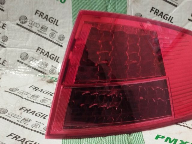 bontott AUDI A8 Jobb Külső Hátsó Lámpa